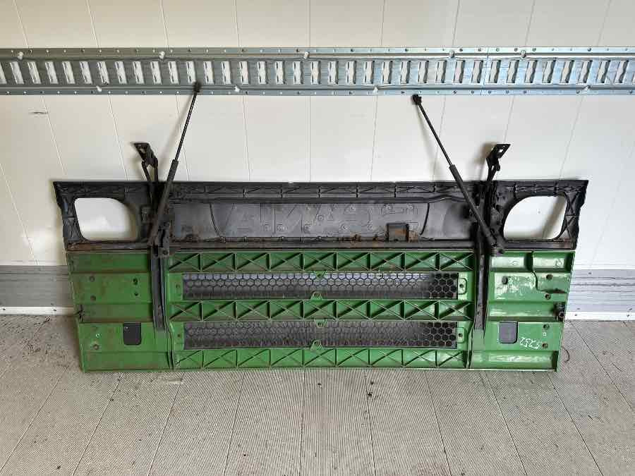 SCANIA FRONT GRILL 1397571 - Karosserie und Außen für LKW: das Bild 2 SCANIA FRONT GRILL 1397571 - Karosserie und Außen für LKW: das Bild 2