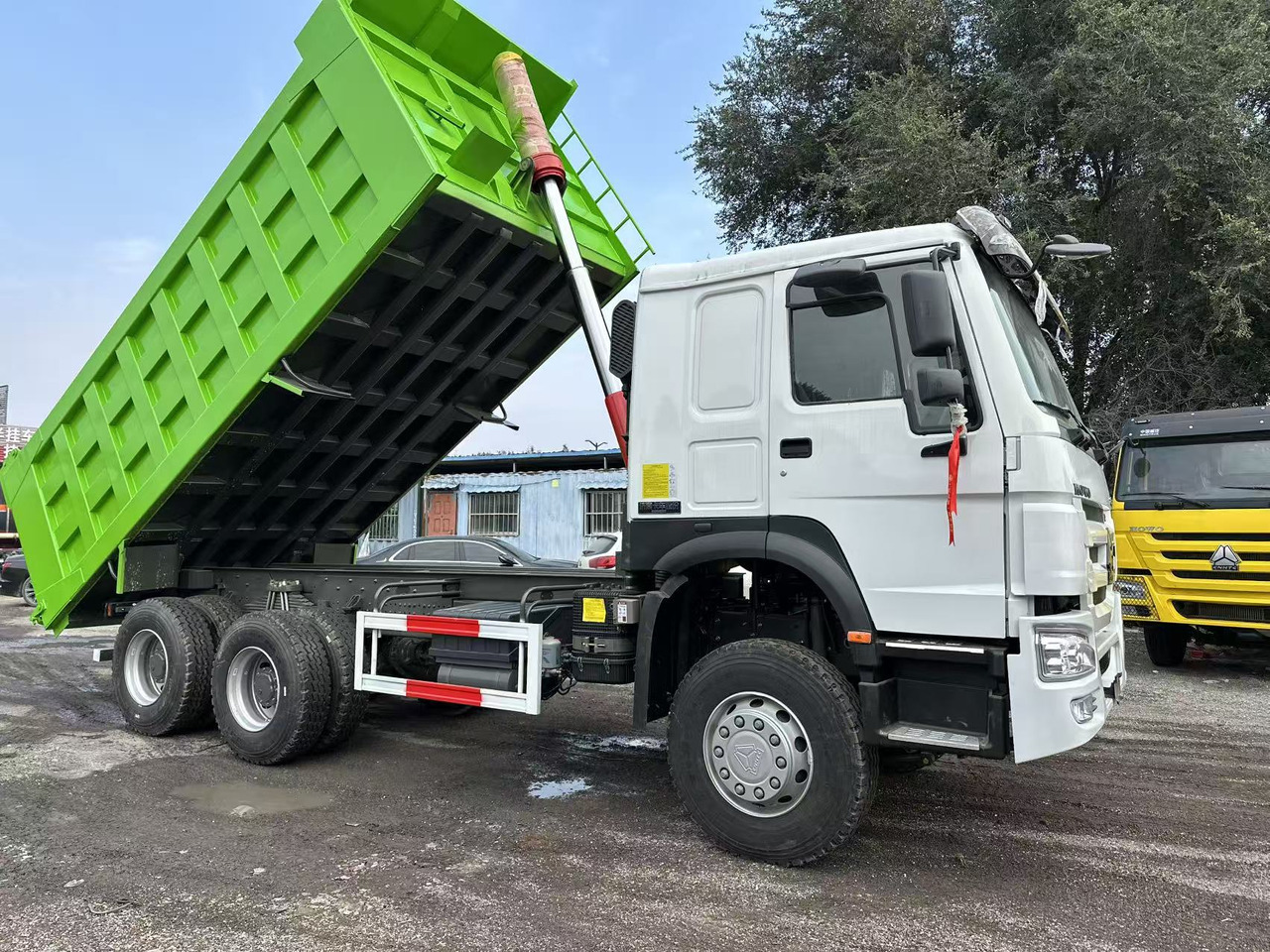 SINOTRUK HOWO 400HP 6X4 Tipper Truck - Kipper: das Bild 1 SINOTRUK HOWO 400HP 6X4 Tipper Truck - Kipper: das Bild 1