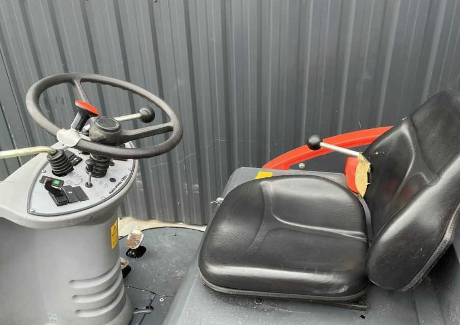 Kehrsaugmaschine Hako Jonas 1200V: das Bild 6 Kehrsaugmaschine Hako Jonas 1200V: das Bild 6