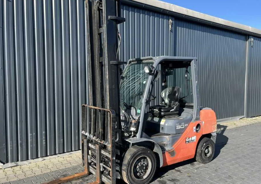 Toyota 8FDF30 - Dieselstapler: das Bild 1 Toyota 8FDF30 - Dieselstapler: das Bild 1