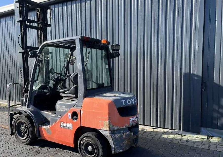 Toyota 8FDF30 - Dieselstapler: das Bild 3 Toyota 8FDF30 - Dieselstapler: das Bild 3