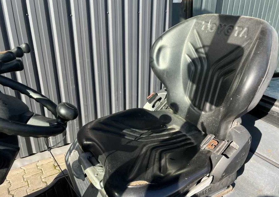 Toyota 8FDF30 - Dieselstapler: das Bild 5 Toyota 8FDF30 - Dieselstapler: das Bild 5