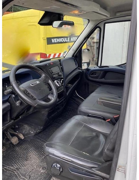 Iveco 35C18 - Kipper: das Bild 2 Iveco 35C18 - Kipper: das Bild 2