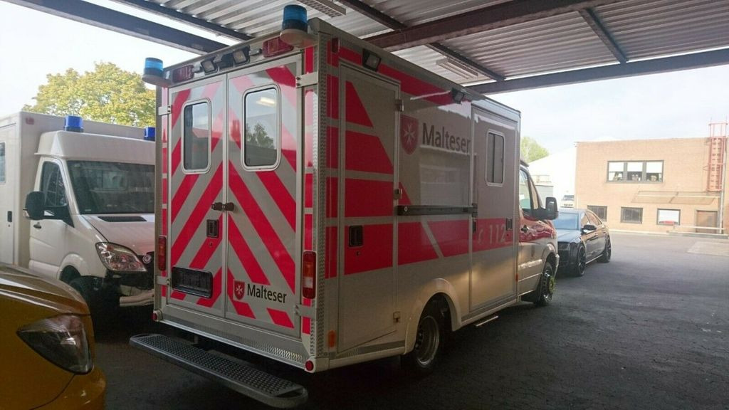 Mercedes-Benz Sprinter 519 ATM 0km / 107 Mercedes-Benz Sprinter 519 ATM 0km / 107 - Krankenwagen: das Bild 2 Mercedes-Benz Sprinter 519 ATM 0km / 107 Mercedes-Benz Sprinter 519 ATM 0km / 107 - Krankenwagen: das Bild 2