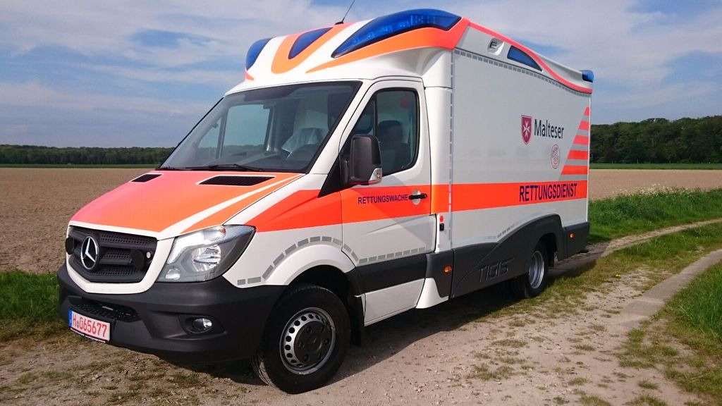 Mercedes-Benz Tigis Mod 2016 wie neu Mercedes-Benz Tigis Mod 2016 wie neu - Krankenwagen: das Bild 1 Mercedes-Benz Tigis Mod 2016 wie neu Mercedes-Benz Tigis Mod 2016 wie neu - Krankenwagen: das Bild 1