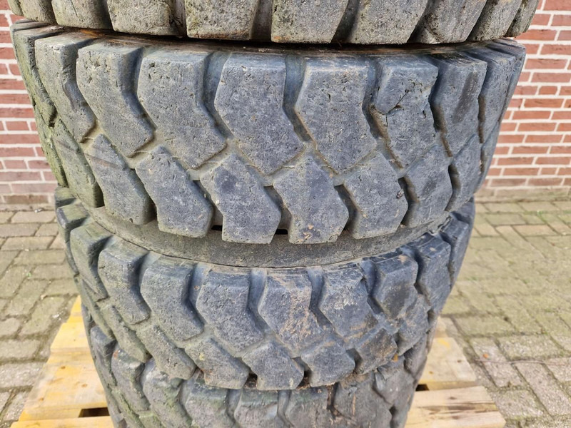 Onbekend Banden - Felgen und Reifen: das Bild 3 Onbekend Banden - Felgen und Reifen: das Bild 3