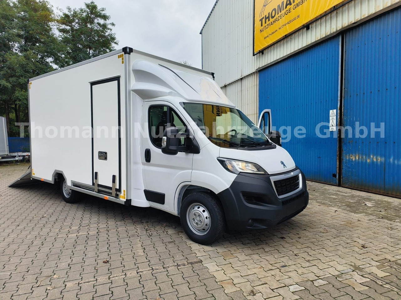 Peugeot Boxer Premium Koffer Extra Tief mit Klappe ! - Koffer Transporter: das Bild 1 Peugeot Boxer Premium Koffer Extra Tief mit Klappe ! - Koffer Transporter: das Bild 1