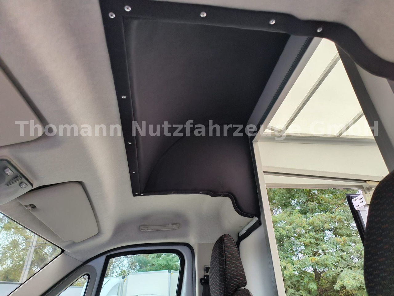 Peugeot Boxer Premium Koffer Extra Tief mit Klappe ! - Koffer Transporter: das Bild 5 Peugeot Boxer Premium Koffer Extra Tief mit Klappe ! - Koffer Transporter: das Bild 5