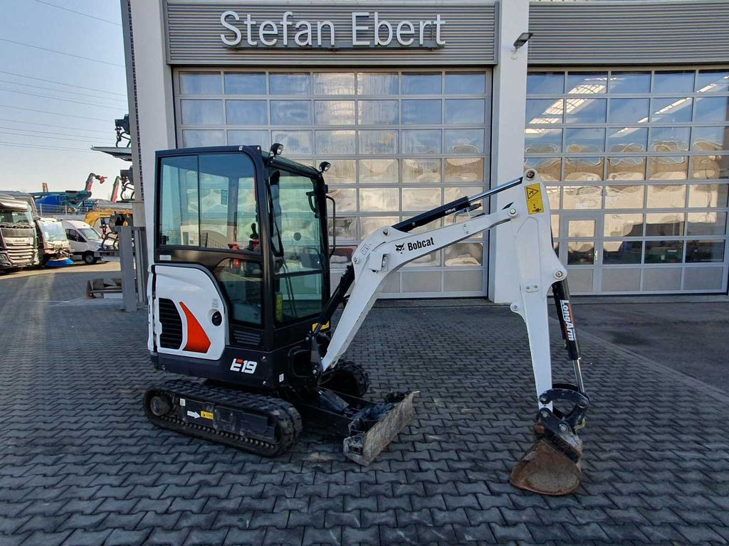 Bobcat E19 / MS01 / nur 423h! / 2023 / Tieflöffel 300mm Bobcat E19 / MS01 / nur 423h! / 2023 / Tieflöffel 300mm - Minibagger: das Bild 1 Bobcat E19 / MS01 / nur 423h! / 2023 / Tieflöffel 300mm Bobcat E19 / MS01 / nur 423h! / 2023 / Tieflöffel 300mm - Minibagger: das Bild 1