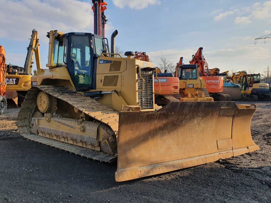 CAT D6N LGP / 7.374h / 6-Wege Klappschild / Bj: 2017 CAT D6N LGP / 7.374h / 6-Wege Klappschild / Bj: 2017 - Bulldozer/ Planierraupe: das Bild 1 CAT D6N LGP / 7.374h / 6-Wege Klappschild / Bj: 2017 CAT D6N LGP / 7.374h / 6-Wege Klappschild / Bj: 2017 - Bulldozer/ Planierraupe: das Bild 1