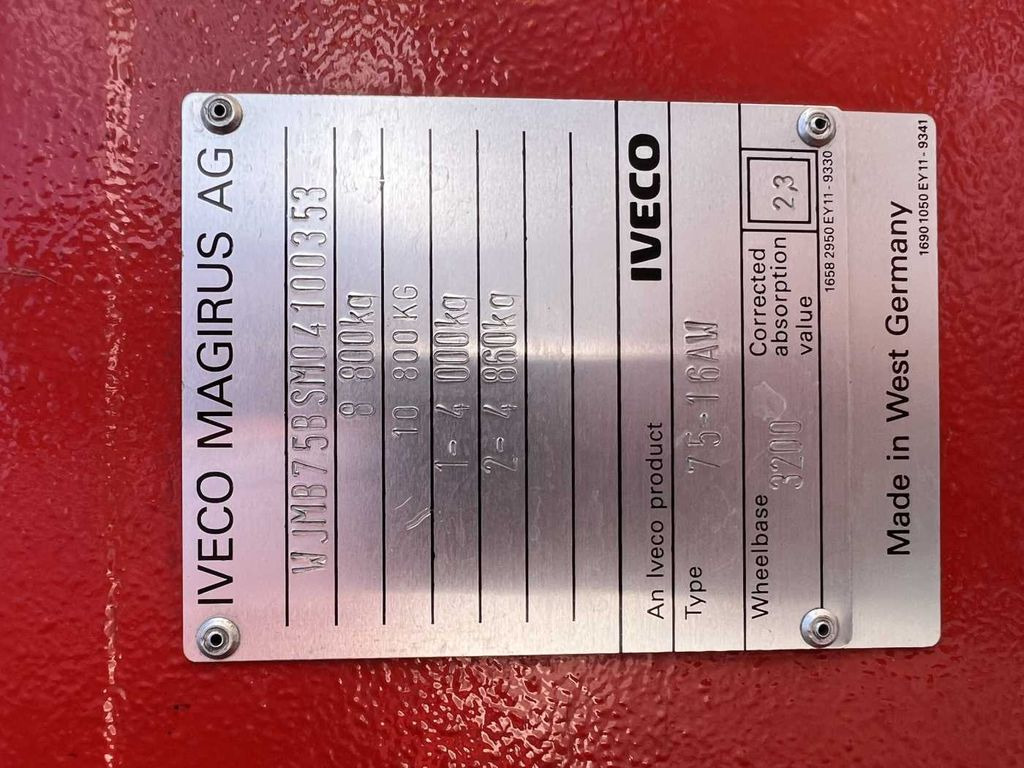 Feuerwehrfahrzeug Iveco 75-16 AW 4x4 LF8 Feuerwehr Standheizung 9 Sitze: das Bild 15 Feuerwehrfahrzeug Iveco 75-16 AW 4x4 LF8 Feuerwehr Standheizung 9 Sitze: das Bild 15