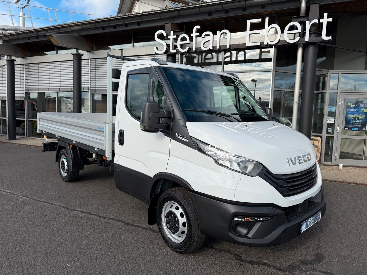 Iveco Daily 35S14 A8 *R3.450mm*Automatik*Klima* 4x - Kipper Transporter: das Bild 1 Iveco Daily 35S14 A8 *R3.450mm*Automatik*Klima* 4x - Kipper Transporter: das Bild 1
