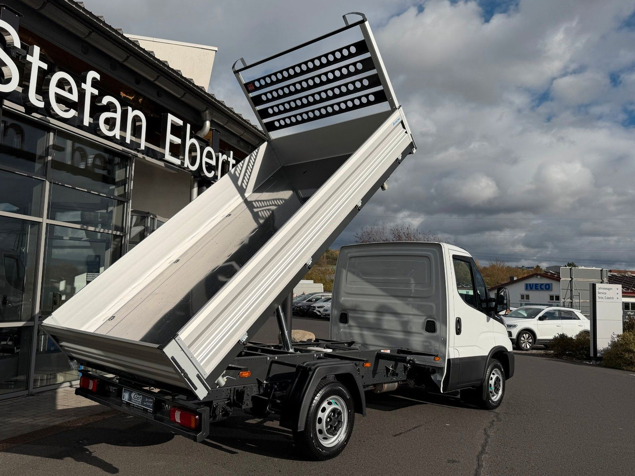 Iveco Daily 35S16 A8 *R3.450mm*Automatik*Klima* 3x - Kipper Transporter: das Bild 3 Iveco Daily 35S16 A8 *R3.450mm*Automatik*Klima* 3x - Kipper Transporter: das Bild 3