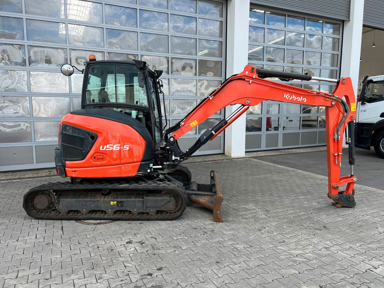 Kubota U56-5 / nur 1.462h! / 2022 - Minibagger: das Bild 3 Kubota U56-5 / nur 1.462h! / 2022 - Minibagger: das Bild 3