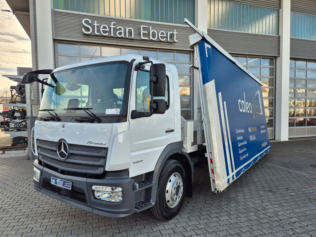 Mercedes-Benz Atego 1324 L Glaswand Heckkran PK10002 SH Funk - LKW, Autokran: das Bild 2 Mercedes-Benz Atego 1324 L Glaswand Heckkran PK10002 SH Funk - LKW, Autokran: das Bild 2