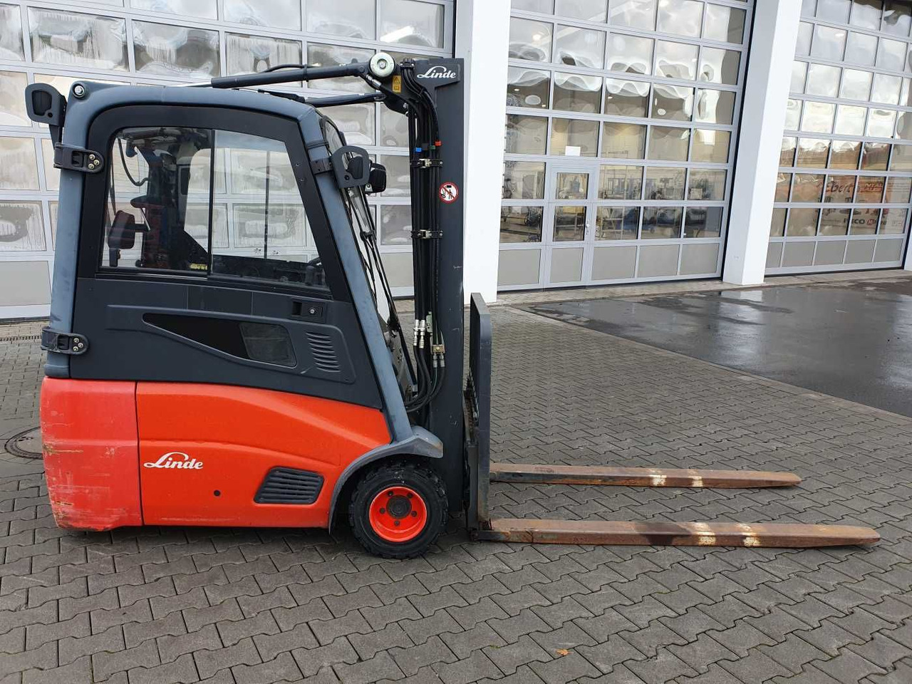 Linde E18 - 01 / Triplex: 4.50m! / SS / nur 5.672h! - Elektrostapler: das Bild 3 Linde E18 - 01 / Triplex: 4.50m! / SS / nur 5.672h! - Elektrostapler: das Bild 3
