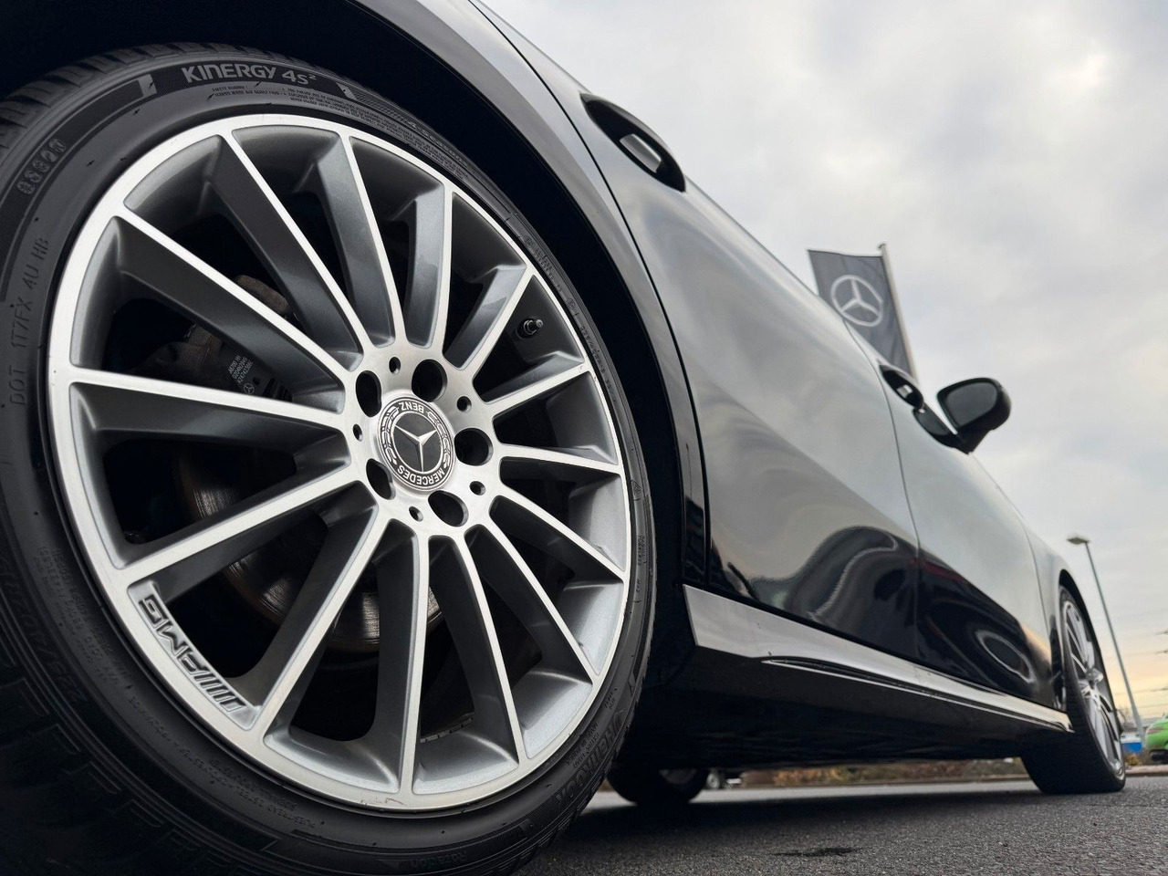 Mercedes-Benz A 200 AMG 19"+Ambiente+R-Kamera+Pano+LED+MBUX - Limousine: das Bild 5 Mercedes-Benz A 200 AMG 19"+Ambiente+R-Kamera+Pano+LED+MBUX - Limousine: das Bild 5