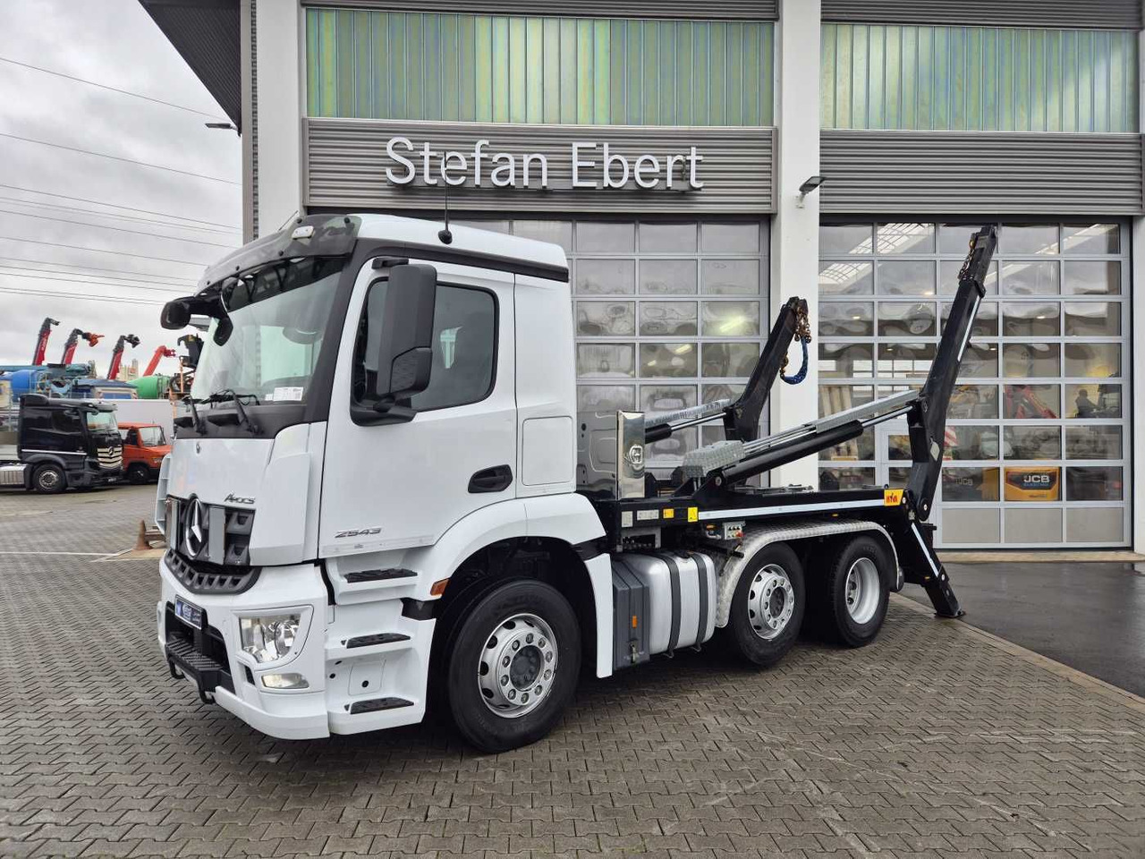 Mercedes-Benz Arocs 2543 L 6x2/4 Hiab TS 2018 TAZ Funk - Kipper: das Bild 1 Mercedes-Benz Arocs 2543 L 6x2/4 Hiab TS 2018 TAZ Funk - Kipper: das Bild 1