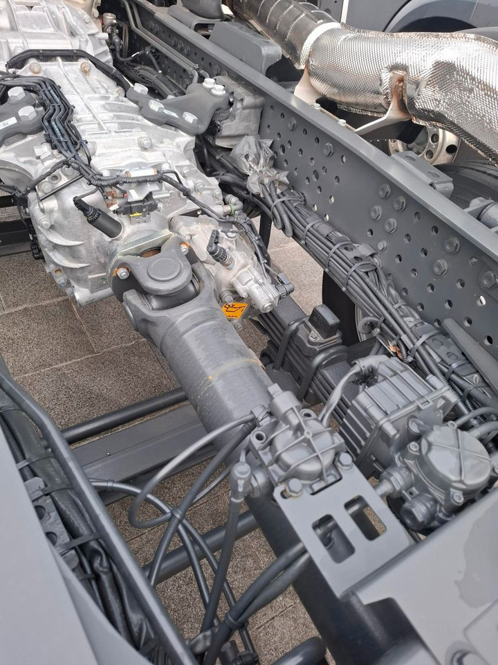 Mercedes-Benz Arocs 4153 8x4 Fahrgestell - Fahrgestell LKW: das Bild 5 Mercedes-Benz Arocs 4153 8x4 Fahrgestell - Fahrgestell LKW: das Bild 5