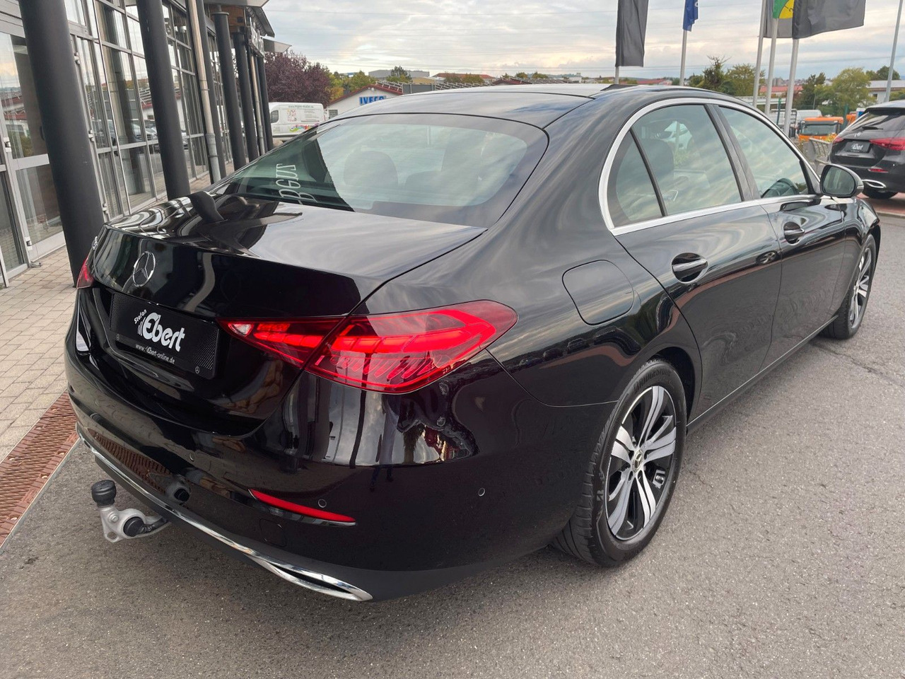 Mercedes-Benz C 200d AVANTGARDE LED+AHK+RKamera+MBUX+ - Limousine: das Bild 4 Mercedes-Benz C 200d AVANTGARDE LED+AHK+RKamera+MBUX+ - Limousine: das Bild 4