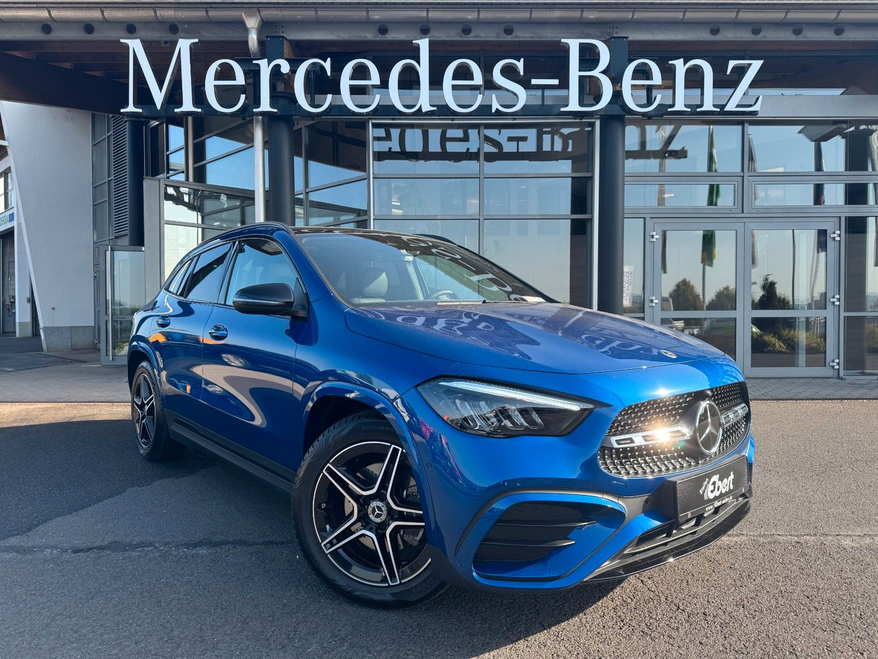 Mercedes-Benz GLA 200 AMG+PANO+DistrPlus+RFK+Night - SUV/ Geländewagen: das Bild 1 Mercedes-Benz GLA 200 AMG+PANO+DistrPlus+RFK+Night - SUV/ Geländewagen: das Bild 1