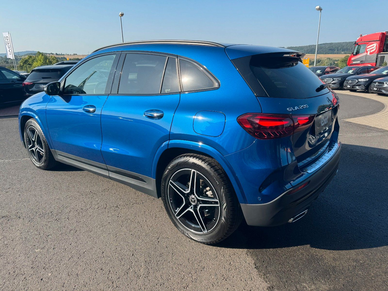 Mercedes-Benz GLA 200 AMG+PANO+DistrPlus+RFK+Night - SUV/ Geländewagen: das Bild 3 Mercedes-Benz GLA 200 AMG+PANO+DistrPlus+RFK+Night - SUV/ Geländewagen: das Bild 3
