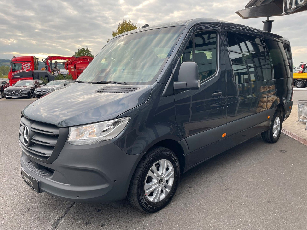 Mercedes-Benz Sprinter 317 CDI Tourer 3665 9G Kamera AHK3,5to - Personentransporter: das Bild 2 Mercedes-Benz Sprinter 317 CDI Tourer 3665 9G Kamera AHK3,5to - Personentransporter: das Bild 2