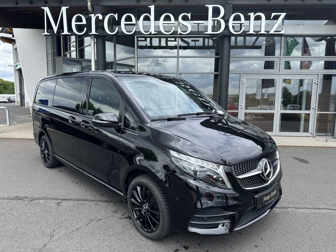Mercedes-Benz V 300 d 4MATIC EXCLUSIVE AMG Panorama DISTRONIC - Kombi: das Bild 1 Mercedes-Benz V 300 d 4MATIC EXCLUSIVE AMG Panorama DISTRONIC - Kombi: das Bild 1