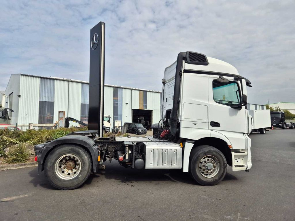 Mercedes-Benz Arocs 1845 LS 4x4 HAD Retarder Hydraulik Navi Mercedes-Benz Arocs 1845 LS 4x4 HAD Retarder Hydraulik Navi - Sattelzugmaschine: das Bild 5 Mercedes-Benz Arocs 1845 LS 4x4 HAD Retarder Hydraulik Navi Mercedes-Benz Arocs 1845 LS 4x4 HAD Retarder Hydraulik Navi - Sattelzugmaschine: das Bild 5