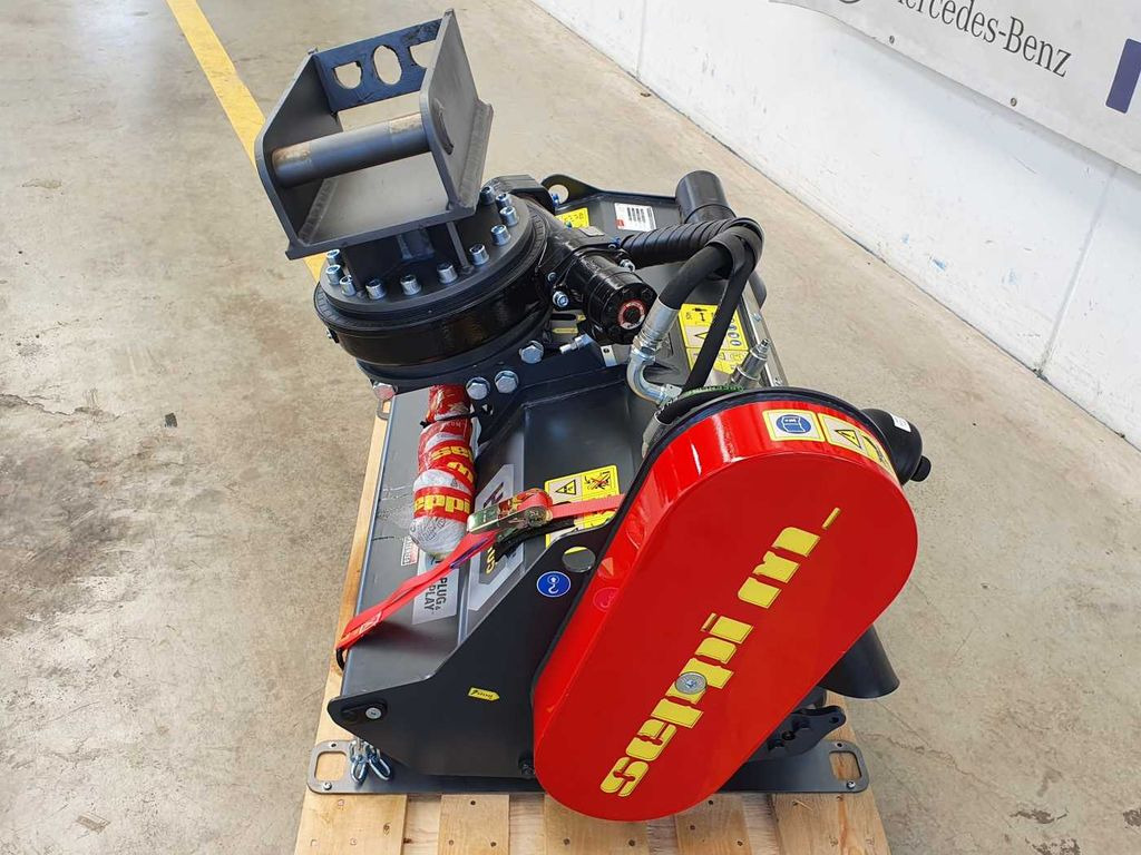 Seppi M. H3 105 /2-5to Mulcher Drehkranz lagernd Seppi M. H3 105 /2-5to Mulcher Drehkranz lagernd - Forstmulcher: das Bild 3 Seppi M. H3 105 /2-5to Mulcher Drehkranz lagernd Seppi M. H3 105 /2-5to Mulcher Drehkranz lagernd - Forstmulcher: das Bild 3