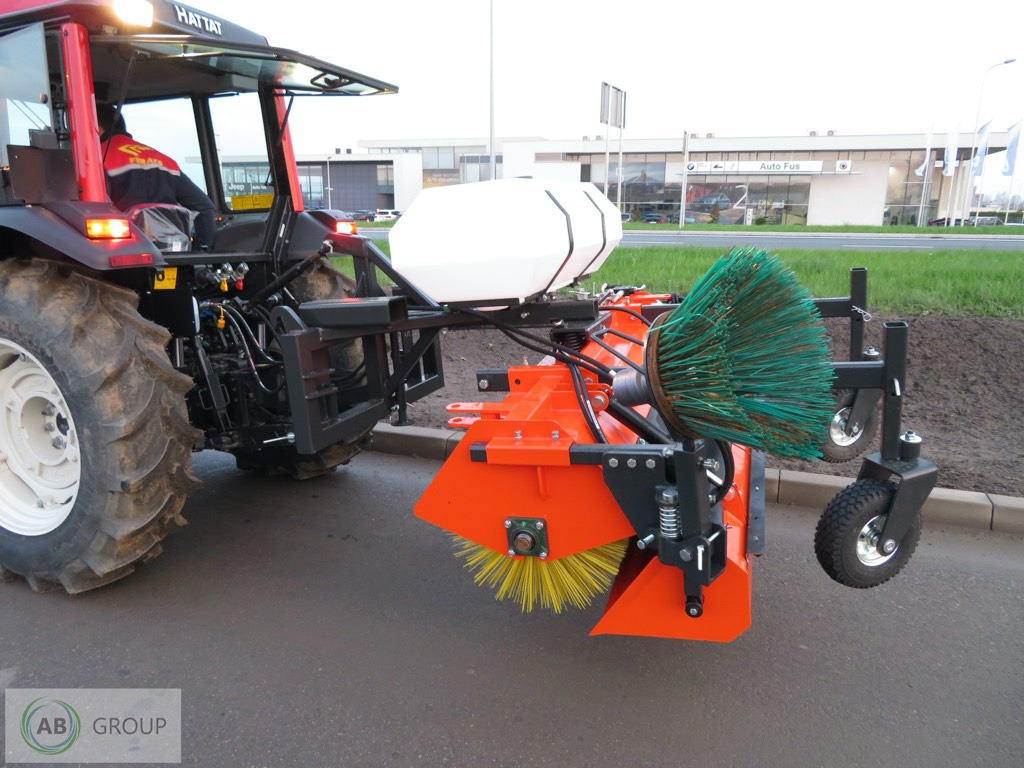 Metal-Technik sweeper 1,8m - Kehrbesen für Kommunal-/ Sonderfahrzeug: das Bild 1 Metal-Technik sweeper 1,8m - Kehrbesen für Kommunal-/ Sonderfahrzeug: das Bild 1