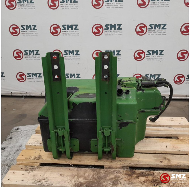 Scania Occ AdBluetank 75L + AdBlueniveausensor Scania - Kraftstoffanlage für LKW: das Bild 2 Scania Occ AdBluetank 75L + AdBlueniveausensor Scania - Kraftstoffanlage für LKW: das Bild 2