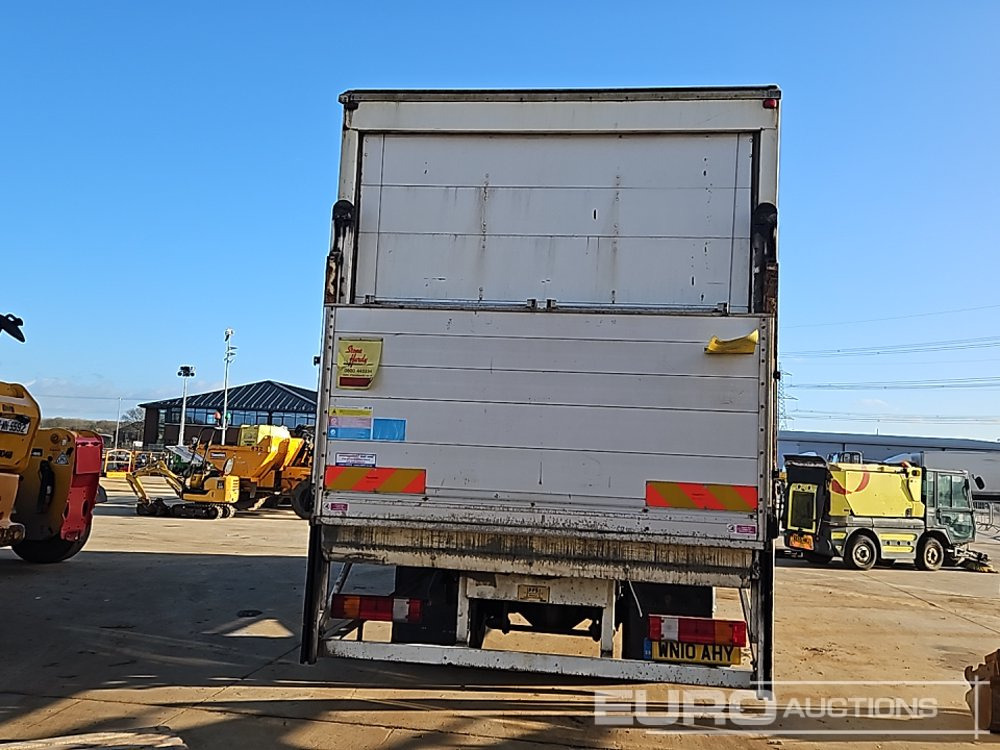 2010 Mercedes 1824 - Koffer LKW: das Bild 4 2010 Mercedes 1824 - Koffer LKW: das Bild 4