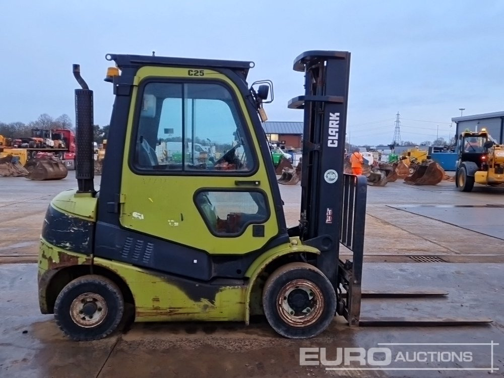 Gabelstapler 2012 Clark G25D: das Bild 6 Gabelstapler 2012 Clark G25D: das Bild 6
