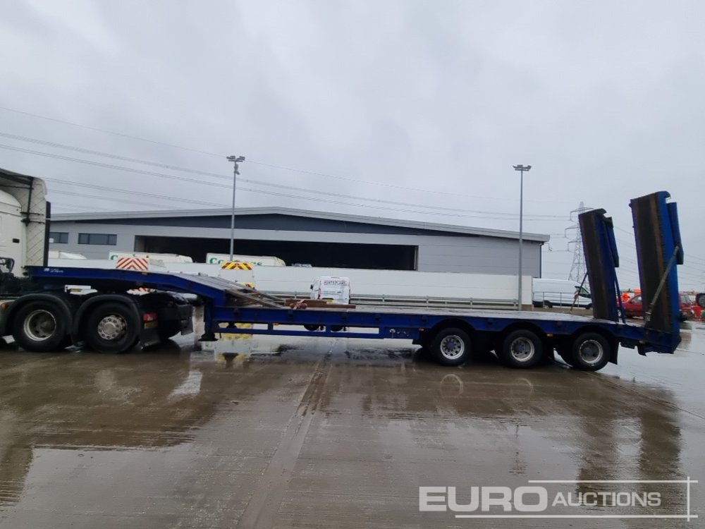 Tirsan Tri Axle Step Frame Low Loader Trailer, Neck Ramps, Out Riggers, Hydraulic Flip Toe Ramps - Tieflader Auflieger: das Bild 2 Tirsan Tri Axle Step Frame Low Loader Trailer, Neck Ramps, Out Riggers, Hydraulic Flip Toe Ramps - Tieflader Auflieger: das Bild 2