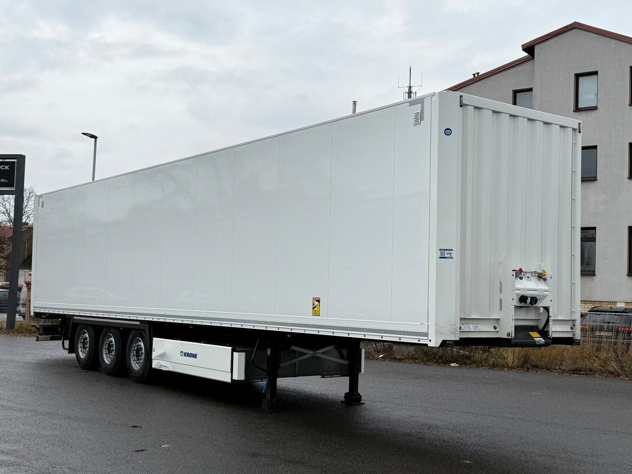 Krone SD/KOFFER/LIFTACHSE - Koffer Auflieger: das Bild 2 Krone SD/KOFFER/LIFTACHSE - Koffer Auflieger: das Bild 2