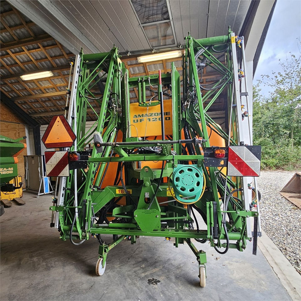 Amazone UF1200 - Pflanzenschutzspritze: das Bild 2 Amazone UF1200 - Pflanzenschutzspritze: das Bild 2