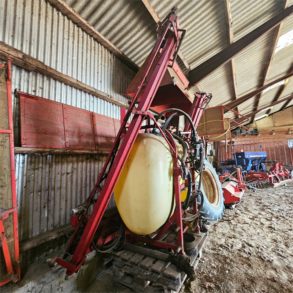 Hardi LXY 800 - Pflanzenschutzspritze: das Bild 5 Hardi LXY 800 - Pflanzenschutzspritze: das Bild 5