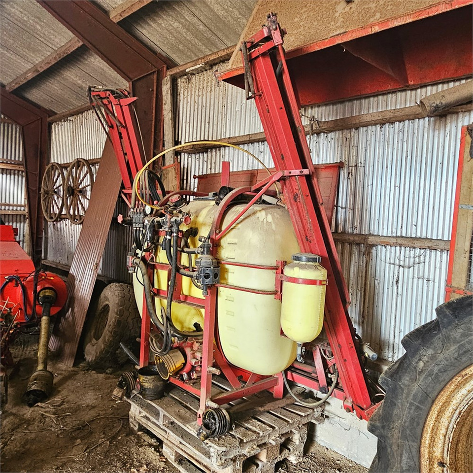 Hardi LXY 800 - Pflanzenschutzspritze: das Bild 3 Hardi LXY 800 - Pflanzenschutzspritze: das Bild 3