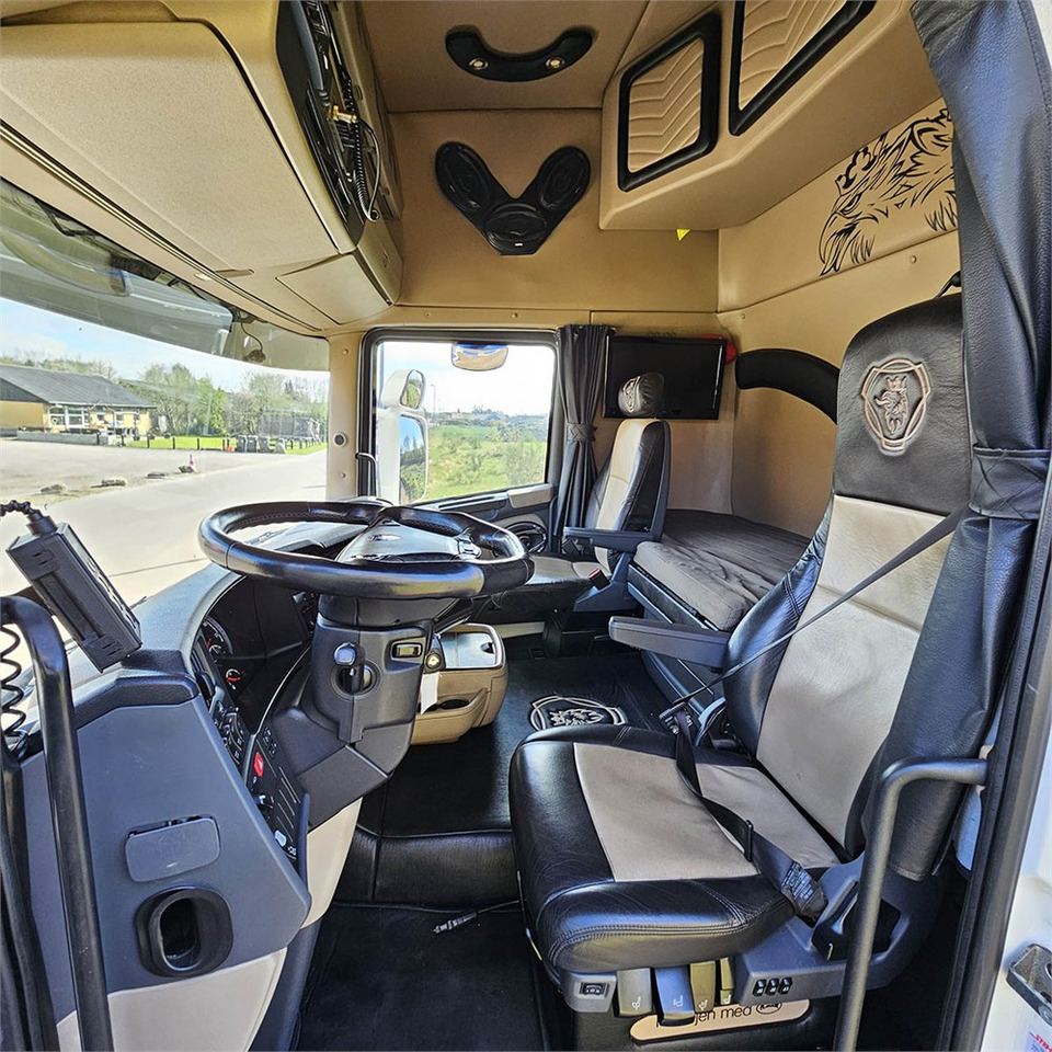 Sattelzugmaschine Scania R 560 LA6X2 4MNB: das Bild 11