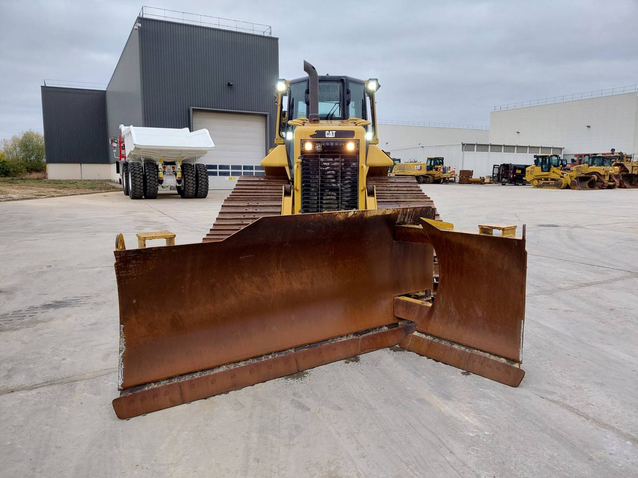 CAT D6N3B LGP - Bulldozer/ Planierraupe: das Bild 3 CAT D6N3B LGP - Bulldozer/ Planierraupe: das Bild 3