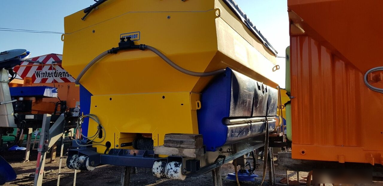 Schmidt STRATOS - Salzstreuer für Kommunal-/ Sonderfahrzeug: das Bild 5 Schmidt STRATOS - Salzstreuer für Kommunal-/ Sonderfahrzeug: das Bild 5