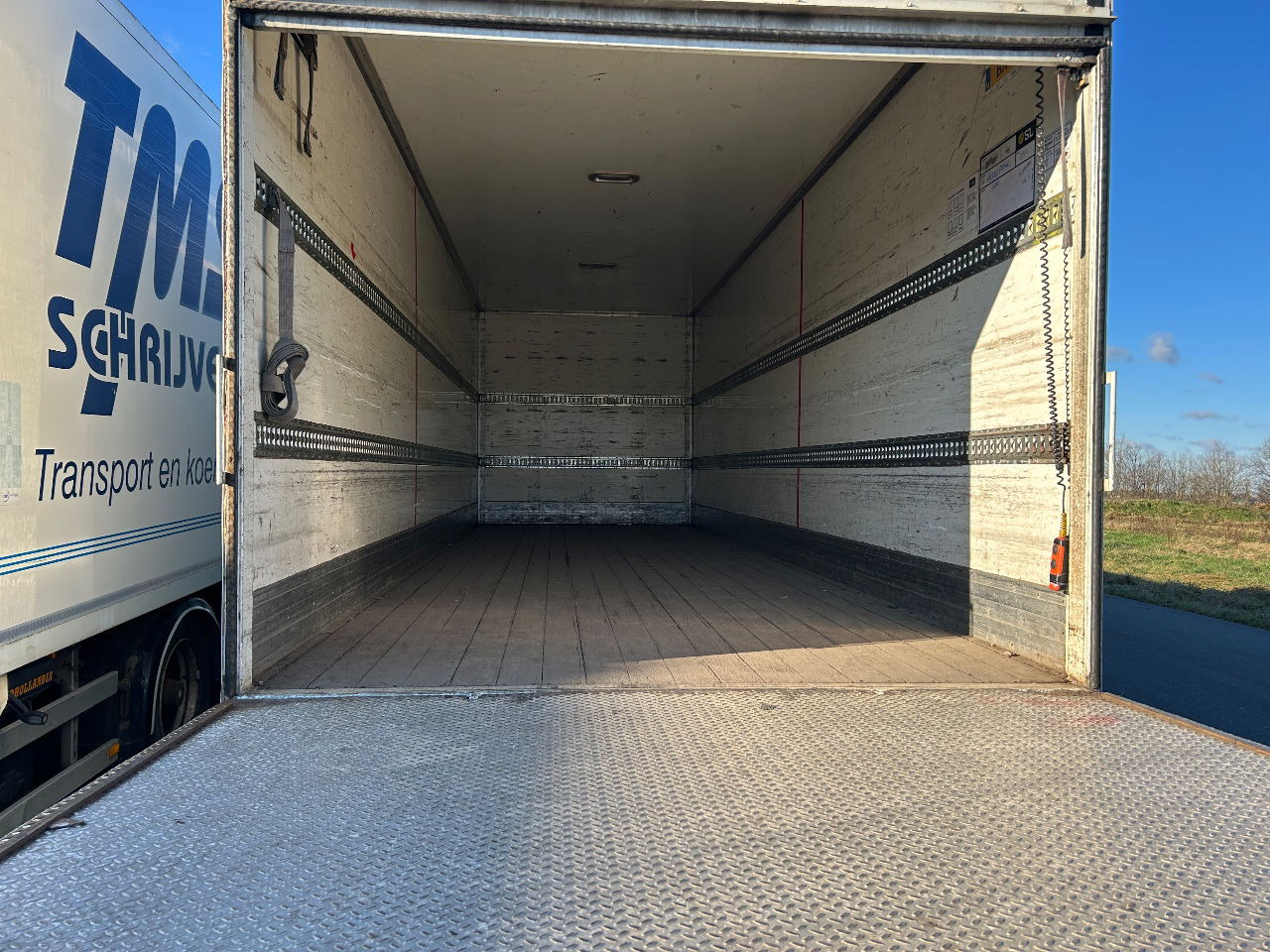 DAF LF 55 LF55-180 8.20mtr Box Turbo defect - Koffer LKW: das Bild 4 DAF LF 55 LF55-180 8.20mtr Box Turbo defect - Koffer LKW: das Bild 4