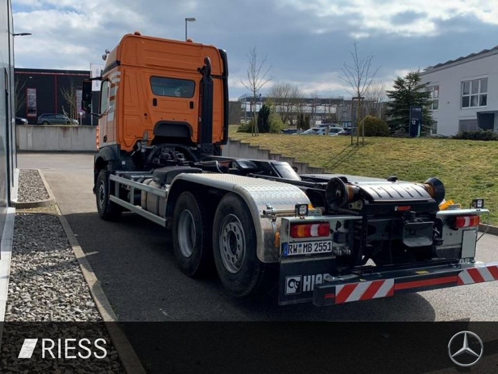 Mercedes-Benz Arocs 2551 L Abrollkipper mit HAD, gelenkter lif - LKW: das Bild 4 Mercedes-Benz Arocs 2551 L Abrollkipper mit HAD, gelenkter lif - LKW: das Bild 4