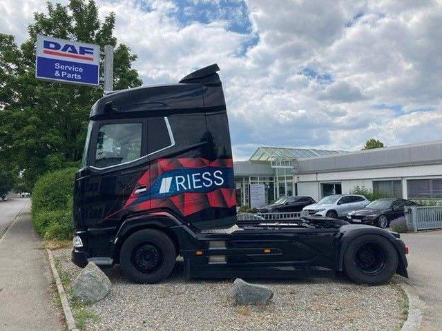 DAF XG 530 FT Vollluft Leder Kamera SpurH DAF XG 530 FT Vollluft Leder Kamera - Sattelzugmaschine: das Bild 2 DAF XG 530 FT Vollluft Leder Kamera SpurH DAF XG 530 FT Vollluft Leder Kamera - Sattelzugmaschine: das Bild 2