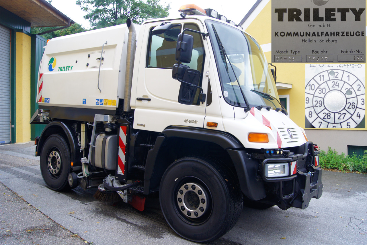 MERCEDES-BENZ Unimog U400 + TRILETY Kehrmaschine/TÜV/EUR4/Leistungshydraulik - Kehrmaschine: das Bild 2 MERCEDES-BENZ Unimog U400 + TRILETY Kehrmaschine/TÜV/EUR4/Leistungshydraulik - Kehrmaschine: das Bild 2