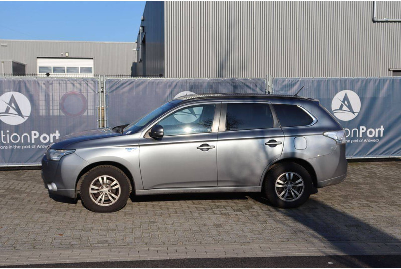 Mitsubishi Outlander PHEV - SUV/ Geländewagen: das Bild 2 Mitsubishi Outlander PHEV - SUV/ Geländewagen: das Bild 2