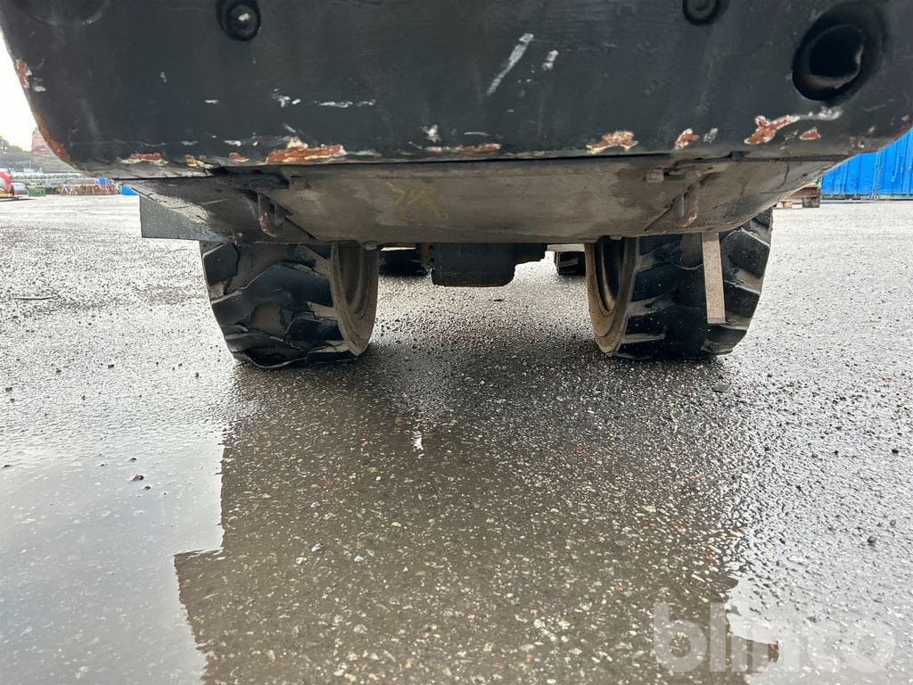 Kompaktlader Abelco ZL80: das Bild 35