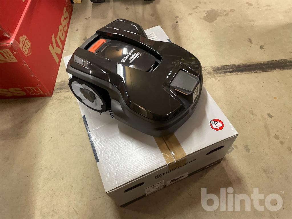 Husqvarna Automower 310 MARK II (2022) - Rasenmäher: das Bild 3 Husqvarna Automower 310 MARK II (2022) - Rasenmäher: das Bild 3