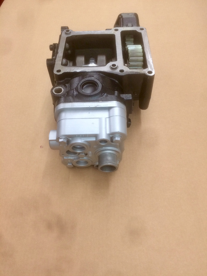 COMPRESSORE ARIA MONOCILINDRICO CON PRESA DI FORZA MAN / KNORR - Luftkompressor: das Bild 5 COMPRESSORE ARIA MONOCILINDRICO CON PRESA DI FORZA MAN / KNORR - Luftkompressor: das Bild 5